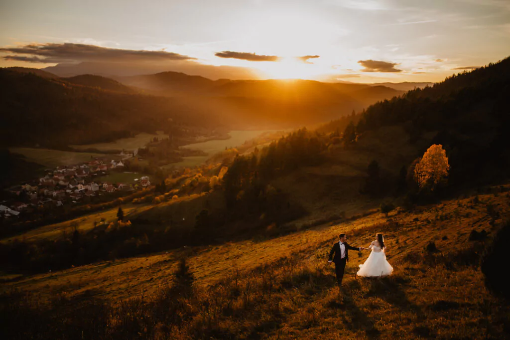 Golden hour w górach - sesja ślubna w górach - fotograf Zakopane