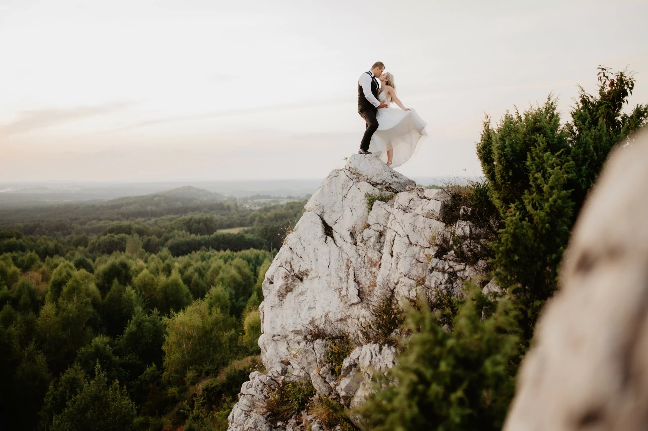 sesja ślubna o zachodzie słońca Góra Miedzianka kielce